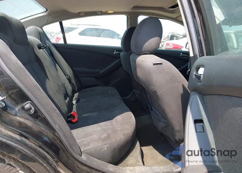 2010 Nissan Altima 2.5 S z USA, uszkodzony, nr VIN 1N4AL2AP2AC137899